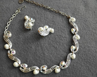 Rhinestone and "Pearl" linked Necklace and earrings