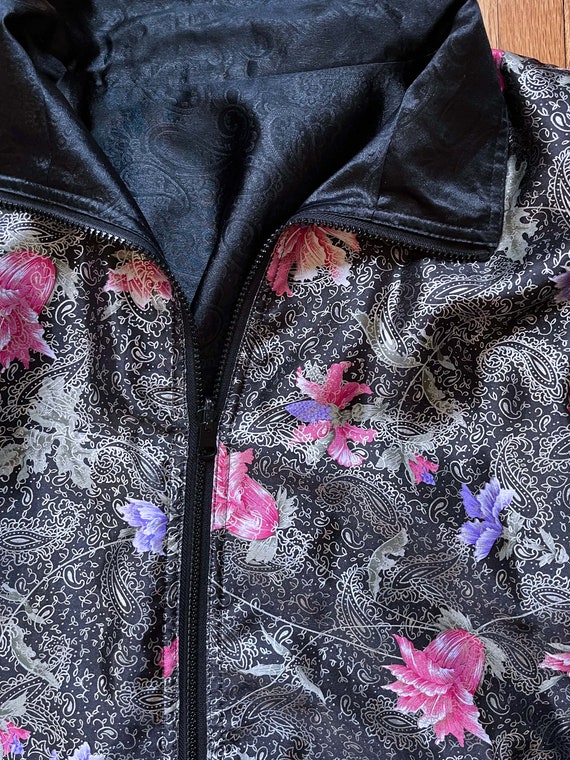 80s / 90s Reversible Black and Paisley Floral Sil… - image 3