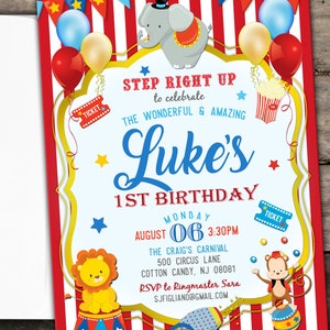 Puede incluir: Una invitaci&oacute;n de primer cumplea&ntilde;os con tem&aacute;tica de circo roja, blanca y azul para un ni&ntilde;o llamado Luke. La invitaci&oacute;n presenta un fondo a rayas rojas y blancas con un marco dorado. El texto "Step Right Up to celebrate the wonderful & amazing Luke's 1st Birthday" est&aacute; escrito en una fuente caprichosa. La invitaci&oacute;n tambi&eacute;n incluye una fecha y hora, la ubicaci&oacute;n de la fiesta y un contacto para RSVP.