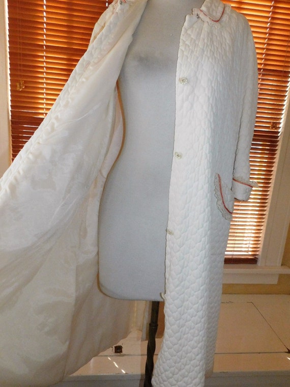 1960's Quilted Bathrobe - image 7