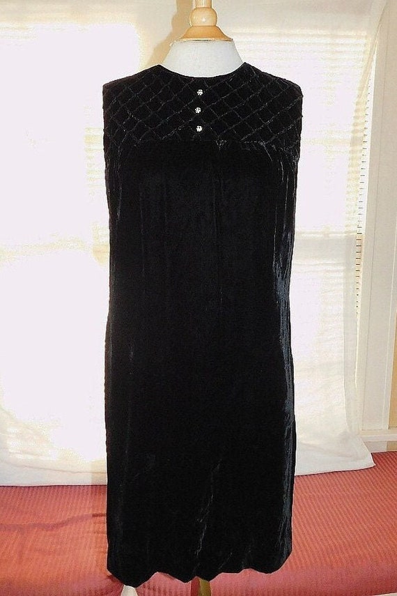 60's Black Velvet Dress - image 5