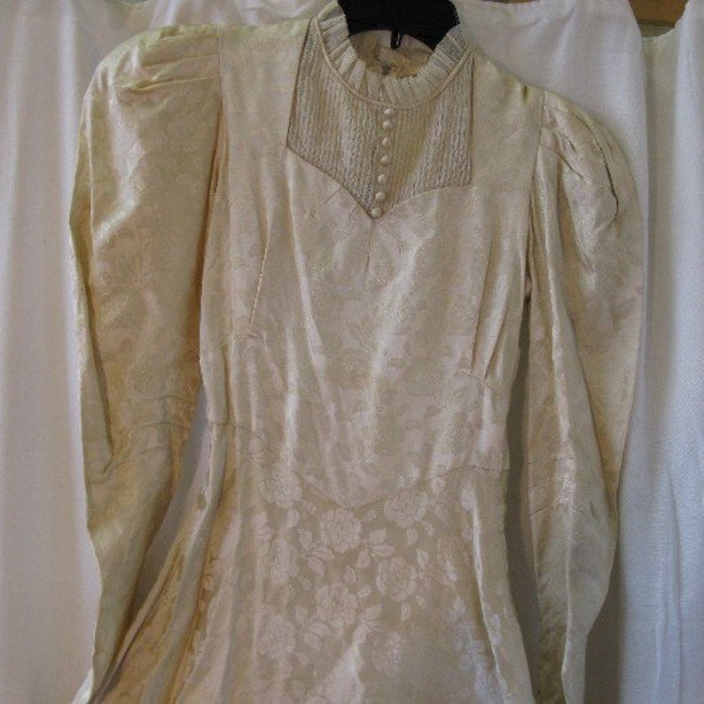 1930/'s Wedding Gown with Long Train