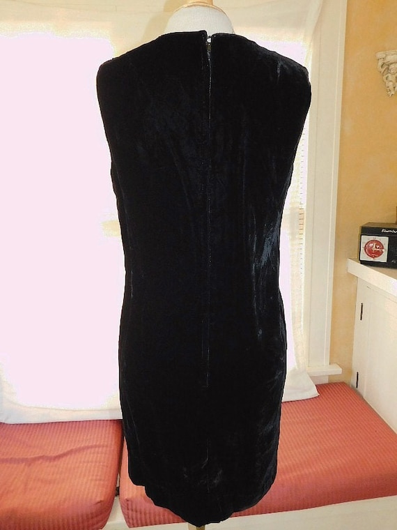 60's Black Velvet Dress - image 6