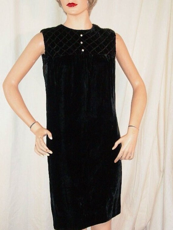60's Black Velvet Dress - image 4
