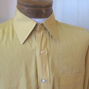Camisa social masculina dos anos 1960