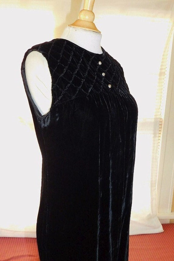 60's Black Velvet Dress - image 3