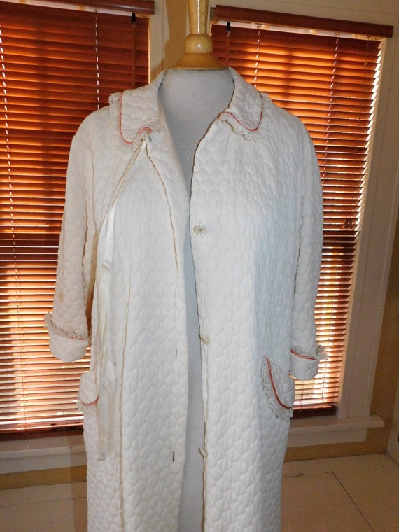 1960's Quilted Bathrobe - image 6