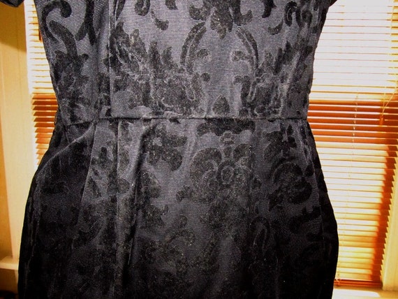 1950's Flocked Dress - image 3