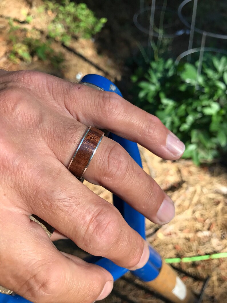 Soleed Rings Wooden Wedding Band With Inner Tungsten Layer For Strength And Protection Designed For Men And Women 8mm Natural Zebra Wood Ring Comfort Fit Design Domed Top Size 9 Amazon Com