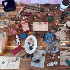 Vintage Mystery Box - Kuratierte Ephemera, kleine Schmuckstücke & Schätze