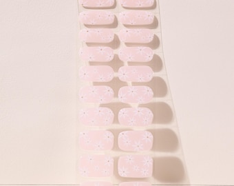 Daisy Chain - Semi-Cured UV Gel Nail Strips