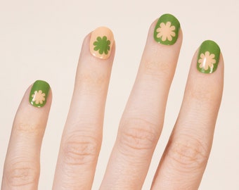 Mod Retro Flower Semi-Cured UV Gel Nail Strips