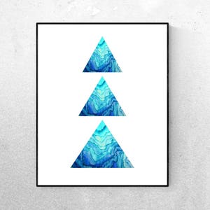 Dreieck Abstrakte Blaue Wandkunst - Gewellte Streifen - Abstrakt druckbar - Wandkunst - Digitales Kunstwerk - Digitaldruck