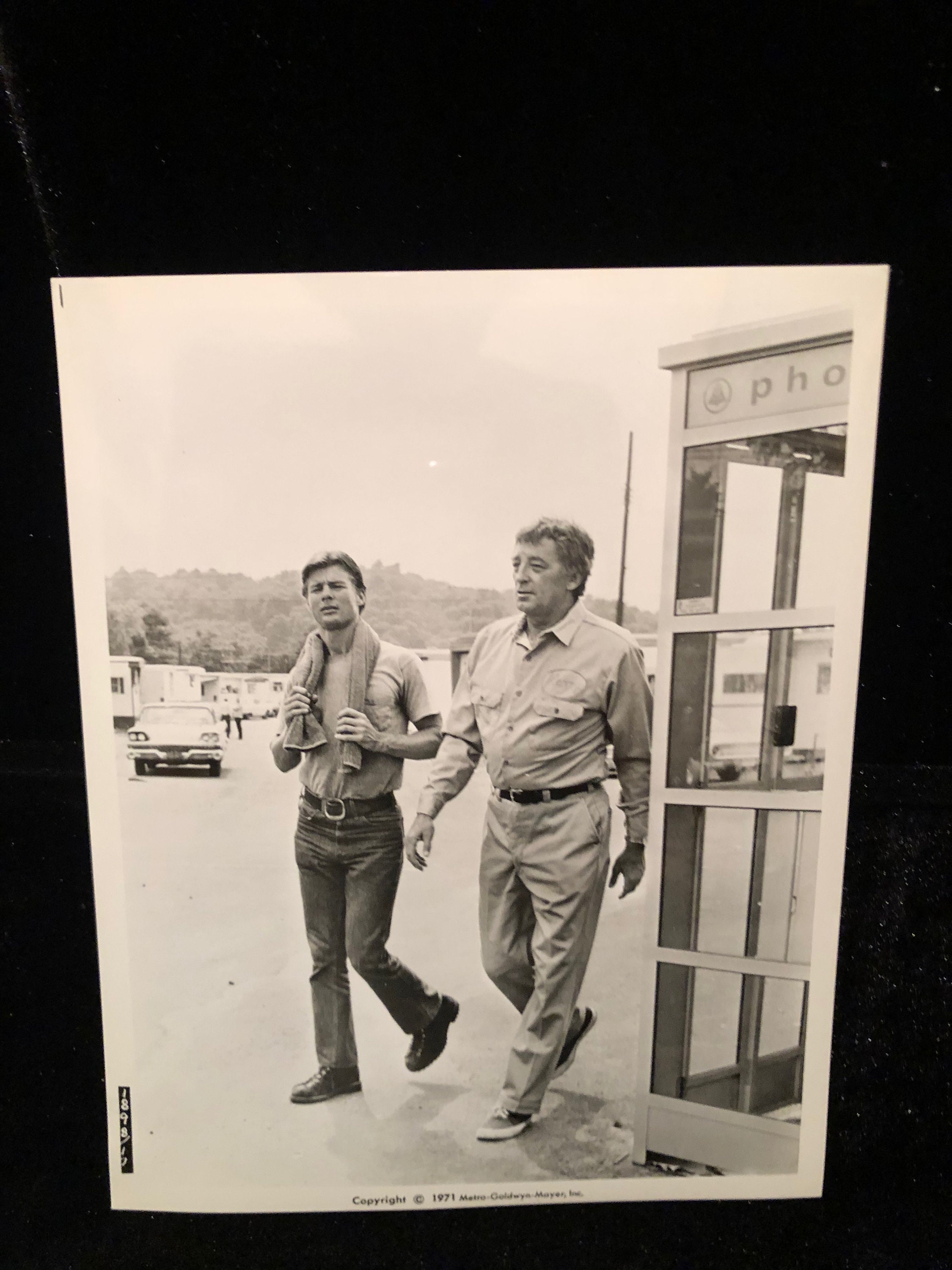 Original 1971 Going Home Movie 8x10 Black & White Press Photo Candid Jan-Michael Vincent, Robert Mitchum