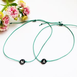Juego de 2 pulseras ajustables para parejas, juego de pulseras con letras personalizadas, pulsera de hilo, pulseras del destino, regalo espiritual para dos, buena suerte