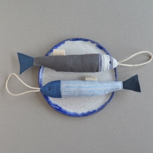 Linen Fabric Fish ornament set of 2 - Beach House Decor - Maritime decoration - favour gift - Fish keychain