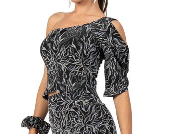 Top con estampado abstracto de vides y manga corta con abertura para bailar tango