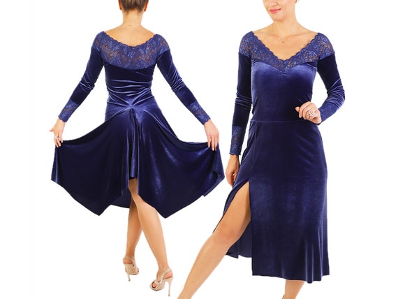 Long-Sleeved Tango Dress with Lace Décolletage
