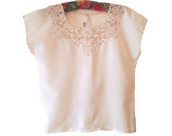 Cream Embroidered Cut Out Floral Vintage 1970s Handmade Blouse | Womens Size Medium | Lightweight Beige Silky Floral Short Sleeve Top