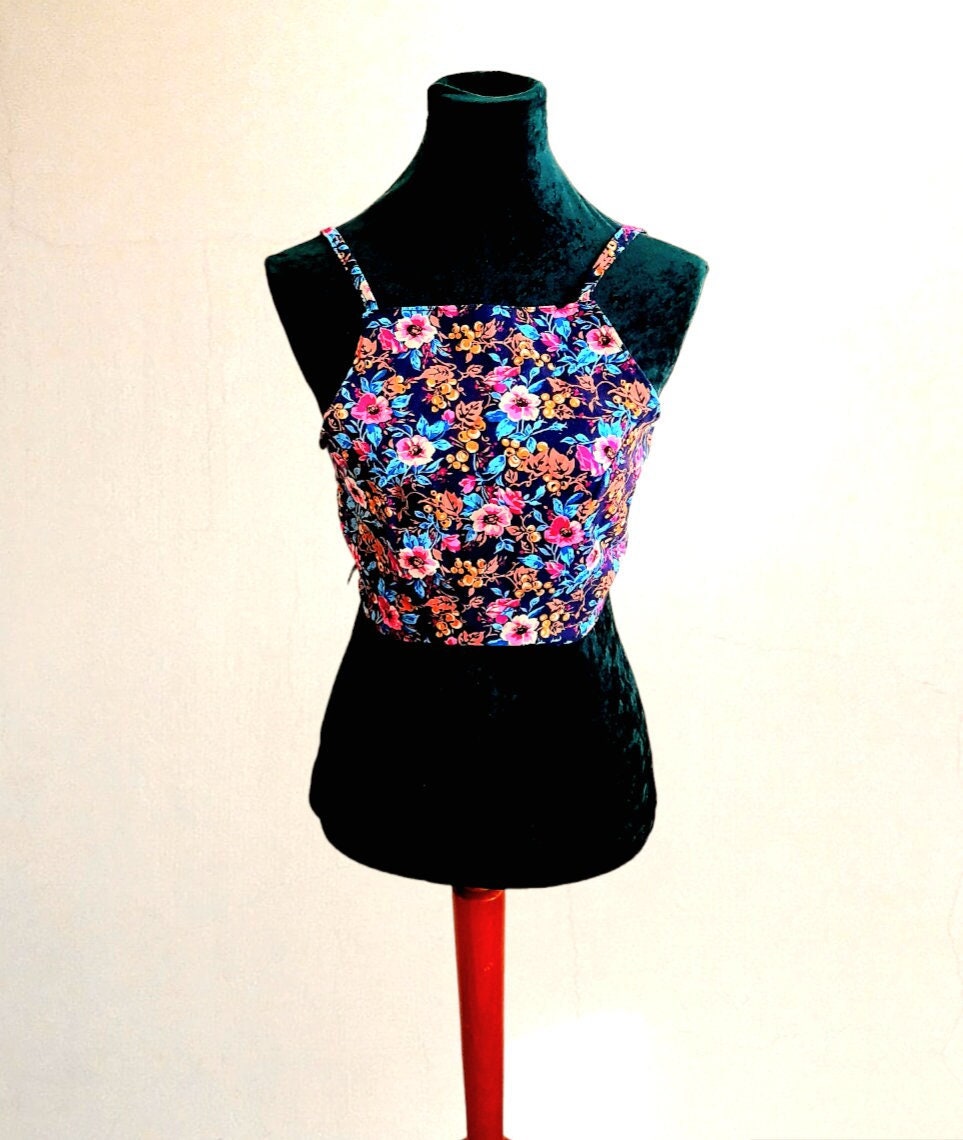 Vintage Aprons, Retro Aprons, Old Fashioned Aprons & Patterns Navy Blue Pink Light Mustard Flower Leaf Berry Print Vintage 90S Handsewn Cotton Tie Strappy Sun Apron Top $18.50 AT vintagedancer.com