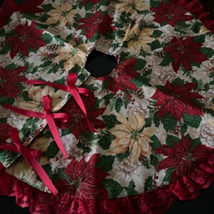 Christmas 18 Tree Skirts RedWhtPoint/RedHolly
