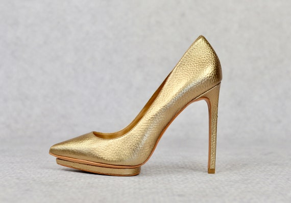 enzo angiolini gold heels