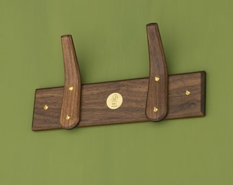 Personalisierte Garderobe aus Holz - Einzigartiges Hochzeitsgeschenk für Paare