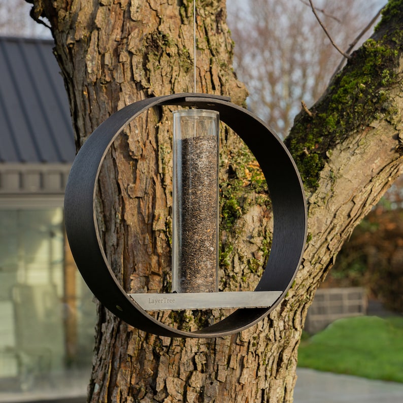 Bird feeder