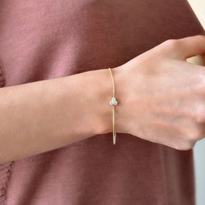 Bracelet Trinity en or et diamants, bracelet en or trois diamants, bracelet en or trois points, bracelet en chaîne