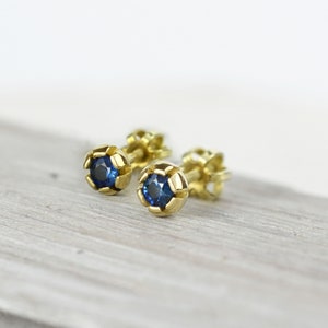 Boucles d&#39;oreilles saphir en or massif 14 carats, boucles d&#39;oreilles saphir bleu, boucles d&#39;oreilles saphir or massif
