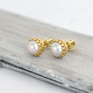 Gold pearl studs, pearl stud earrings solid gold,  whitte gold pearl studs, rose gold pearl studs earrings