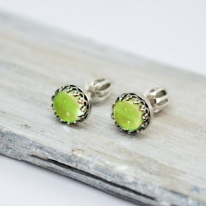 Clous d'oreilles en argent sterling avec péridot : olivine naturelle, 7 mm