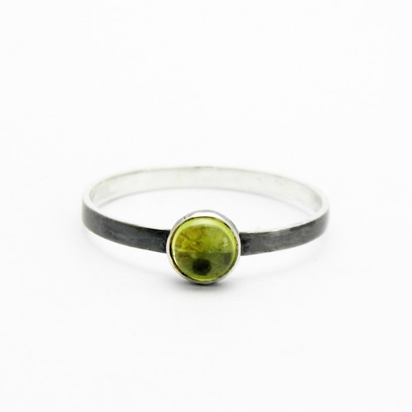 Black sterling silver olivine ring, silver statement ring with peridote, silver stacking black ring green stone