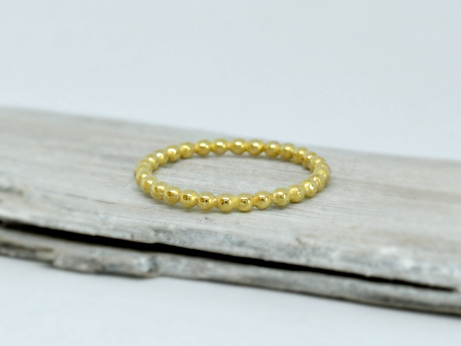 585 золотой обручальные кольца. золотые кольца бронницкий ювелир. кольцо с алмазной гранью 585. тонкие кольца из золота. кольцо золотое 211311_ дельта.