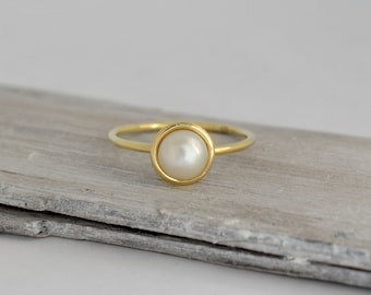 14k solid gold white pearl ring, statement gold white pearl ring, pearl gold ring