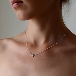 Zierliche 14k Gold Stern Halskette: Minimalistischer Diamant Akzent