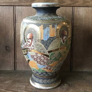 Japanese satsuma earthenware vase, Meiji period