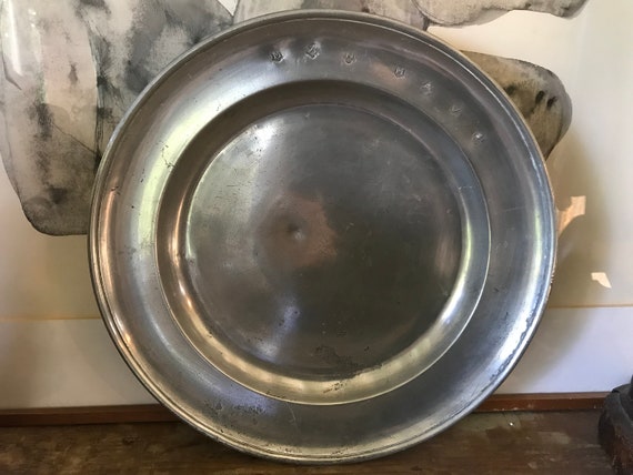 Assiette ou plat en étain , 1818, Nicolas Deschamps