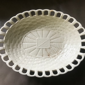 1900 slip dish, basket decor with branch feet