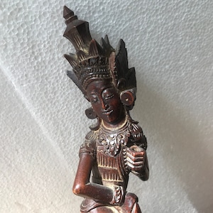 Small Indonesian Balinese Statuette, dancer dressed in traditional clothing