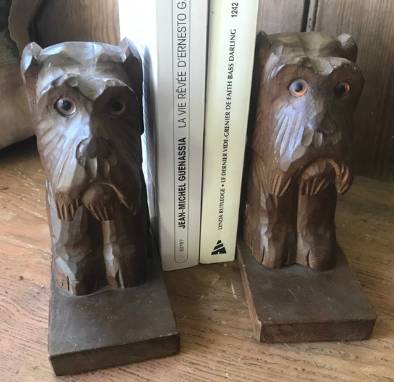 Serre-livres chiens en bois sculpté à la main, décor de bibliothèque vintage Serre-livres chiens en bois sculpté à la main, décor de bibliothèque vintage