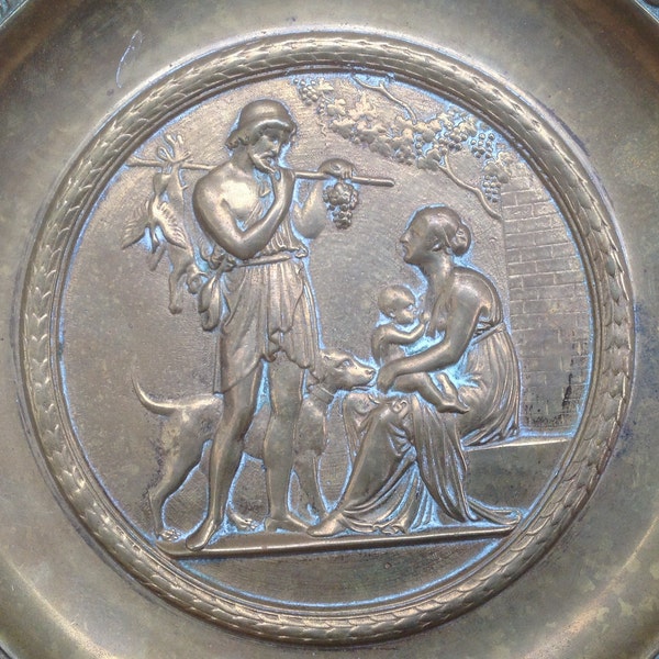 Assiette décorative en bronze