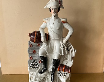 Fayence-Statuette aus Staffordshire, 19. Jahrhundert, von Kaiser Napoleon III.