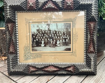 Encadrement en tramp art vers 1900