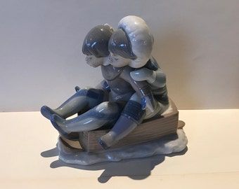 Porcelain statuette, eskimos, Lladro, 1980