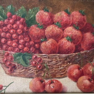Tavolino di frutta in un cesto