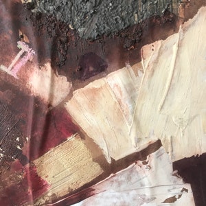 Puede incluir: Pintura abstracta con pintura marr&oacute;n, blanca y dorada aplicada en capas gruesas. La pintura tiene una superficie texturizada y un estilo moderno.