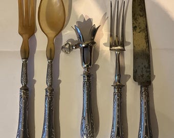 Ensemble de couverts avec manche en argent 800, vers 1900