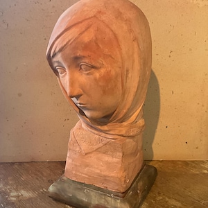 Sculpture en terre cuite, tête de Cendrillon par Fernand Gysen