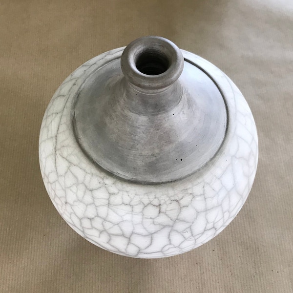 Vase soliflore en terre cuite craquelée , technique du RAKU